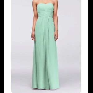 David’s Bridal mint green chiffon bridesmaid dress